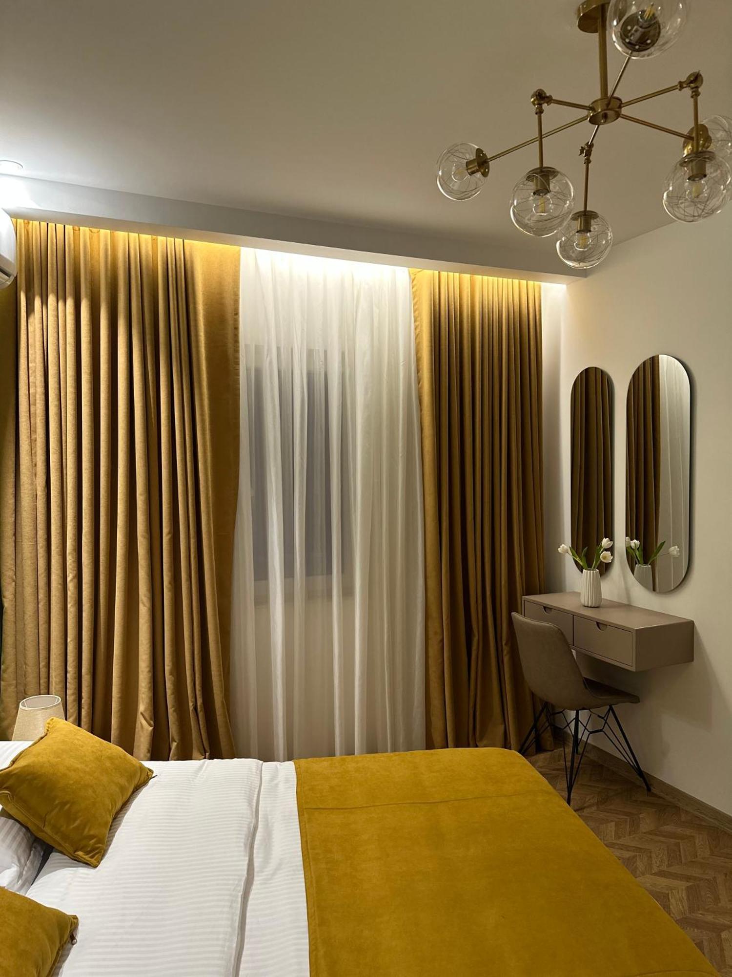 Delux 104 * Tirana